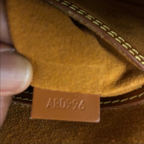 Authentic Louis Vuitton Alma Epi leather bag - Picture 2 of 8